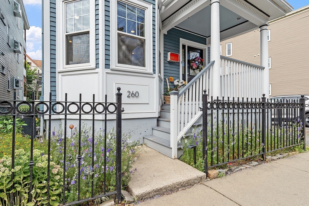 260 E Cottage St