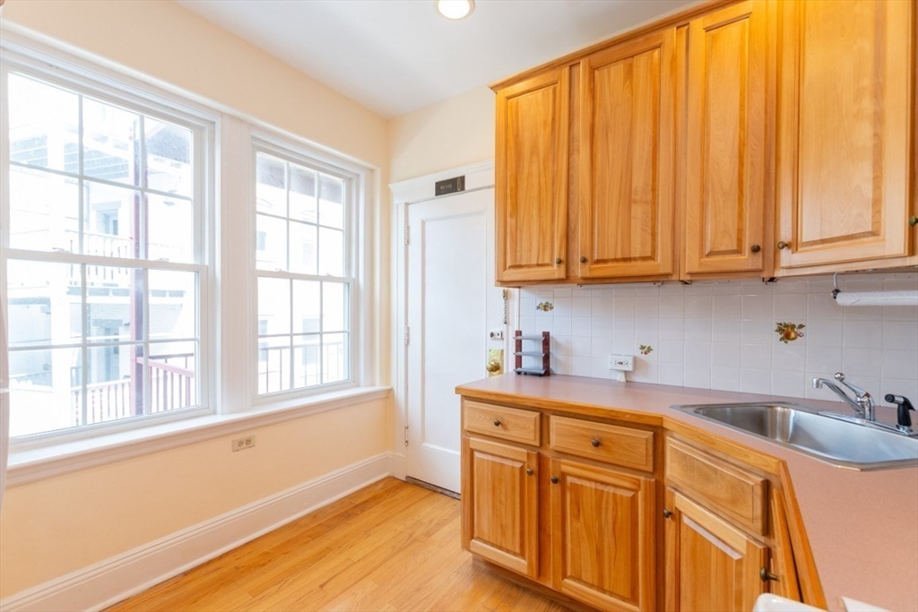 63 Babcock St # B1