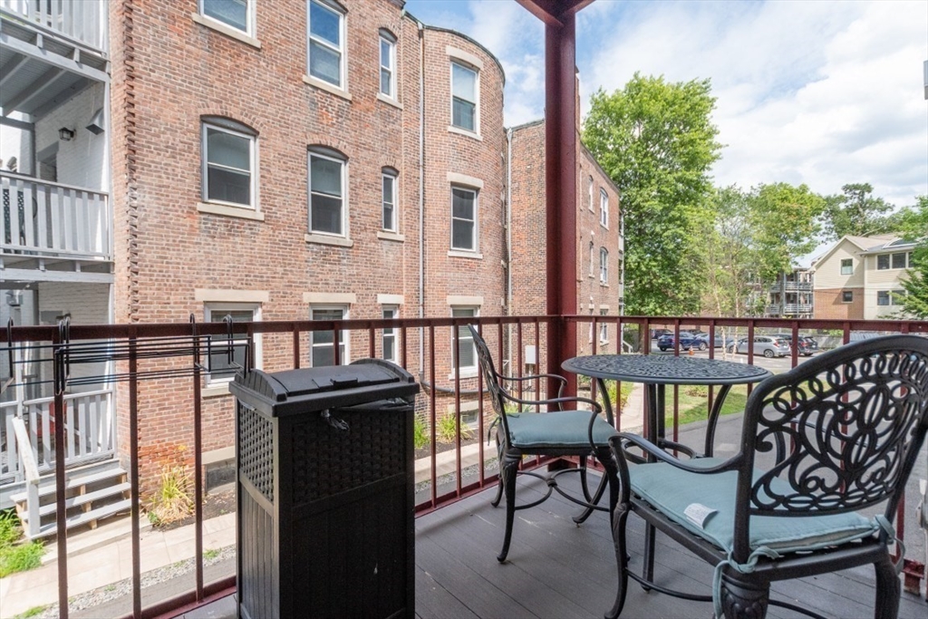 63 Babcock St # B1
