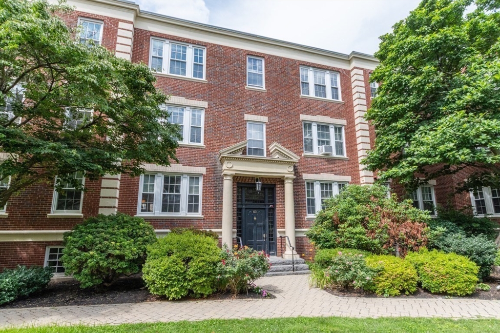 63 Babcock St # B1