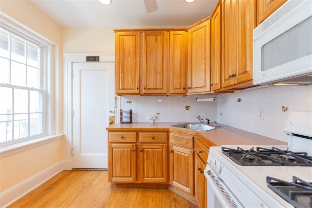 63 Babcock St # B1