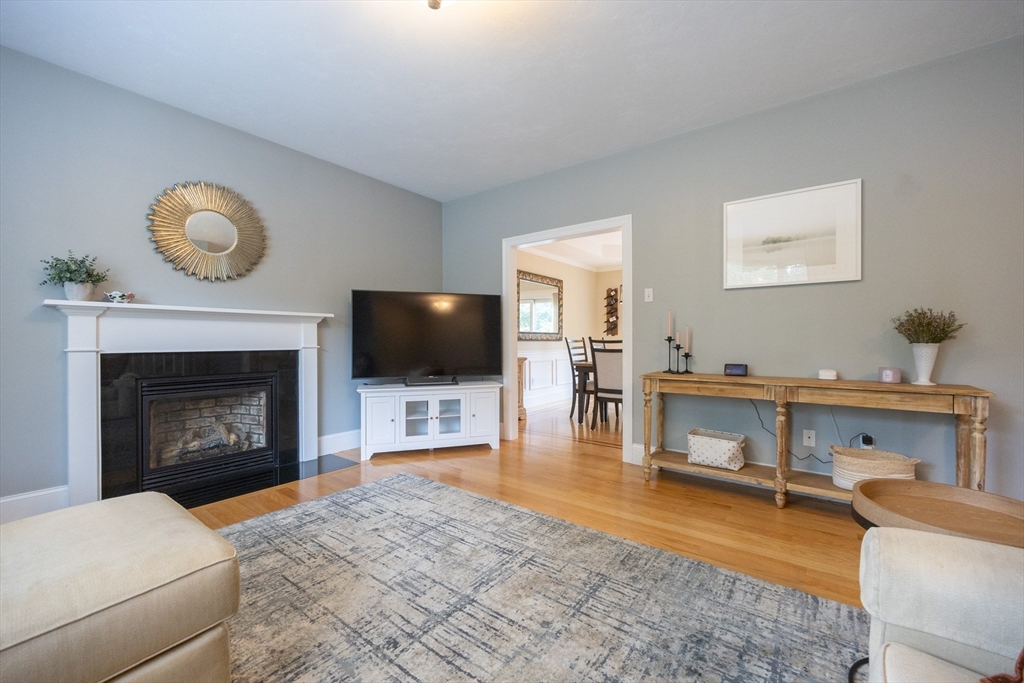 12 Windsor Drive