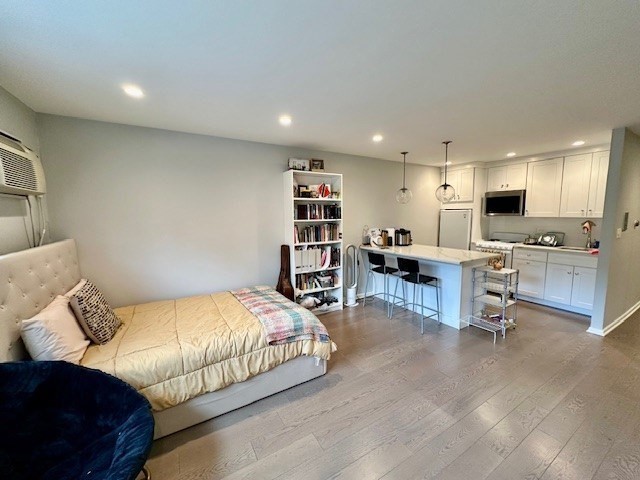 53 Paul St # 22