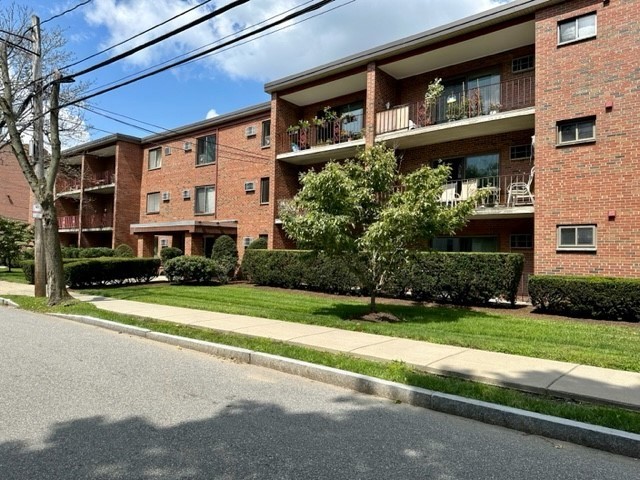 53 Paul St # 22