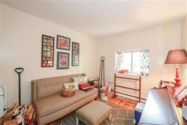 386 E 8th St # 5