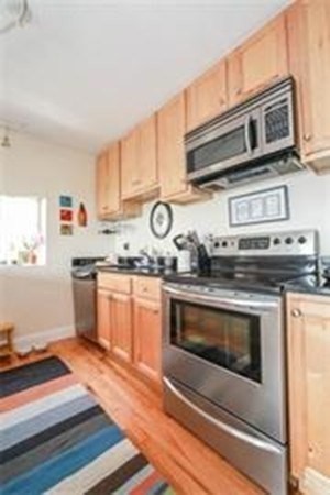 386 E 8th St # 5
