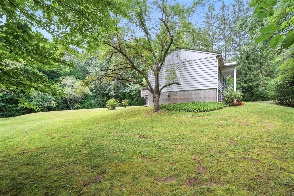 112 Leverett Rd