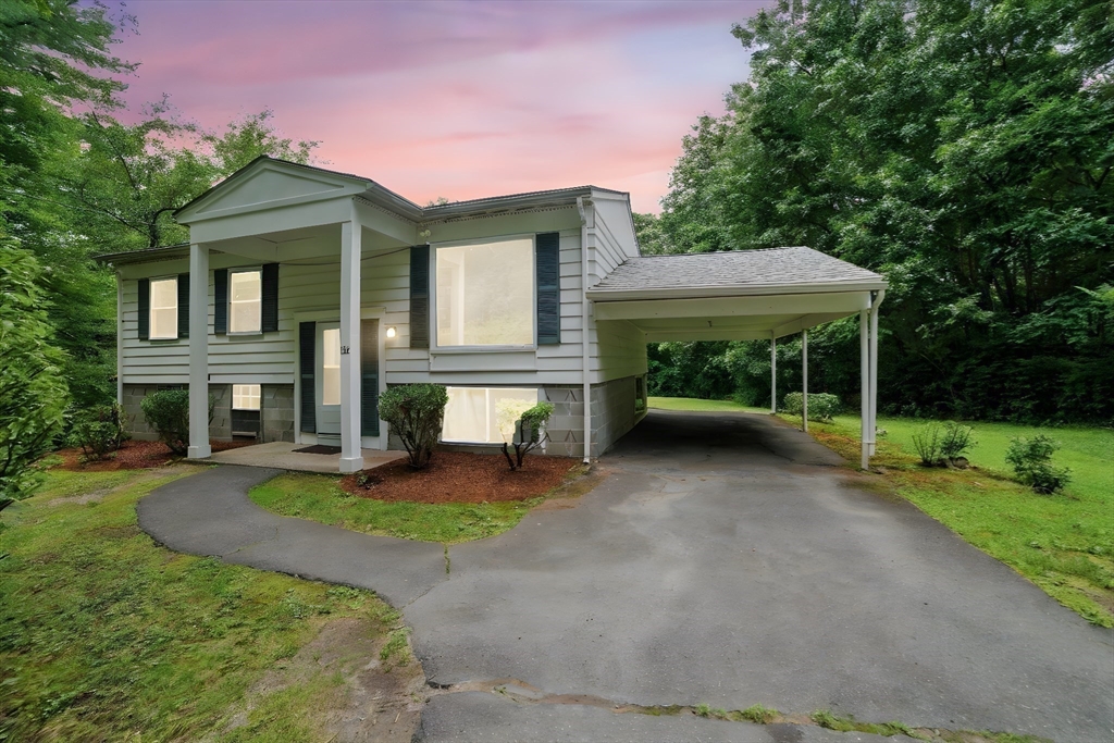 112 Leverett Rd