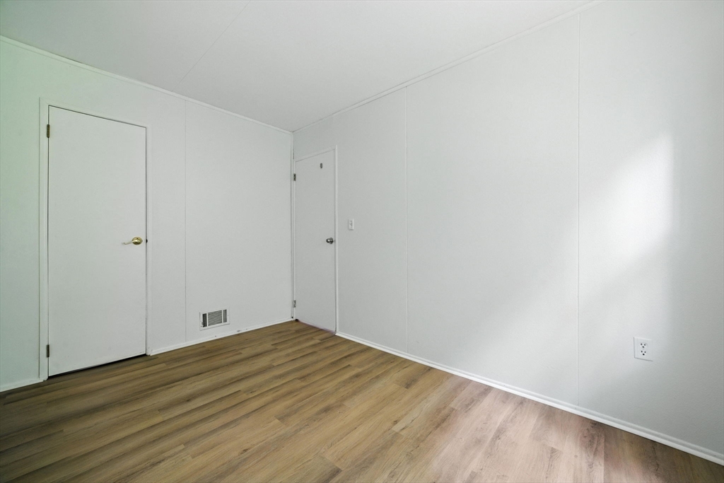 112 Leverett Rd