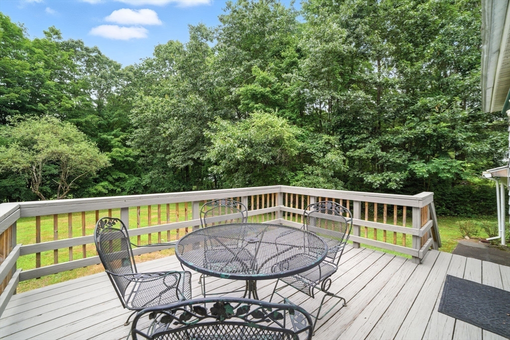112 Leverett Rd