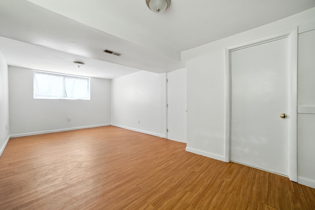 112 Leverett Rd