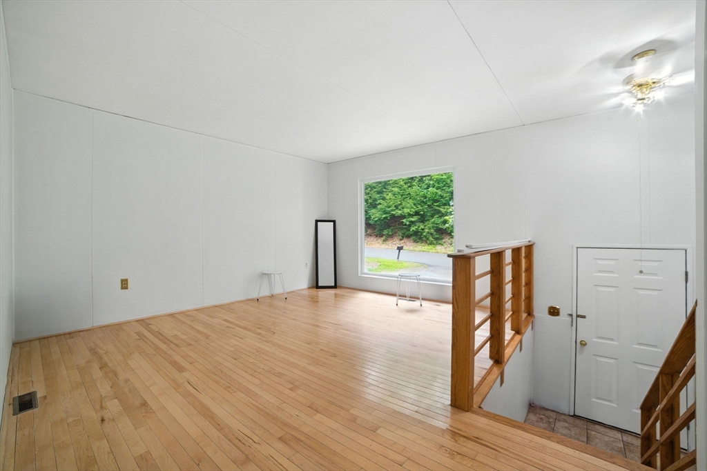 112 Leverett Rd