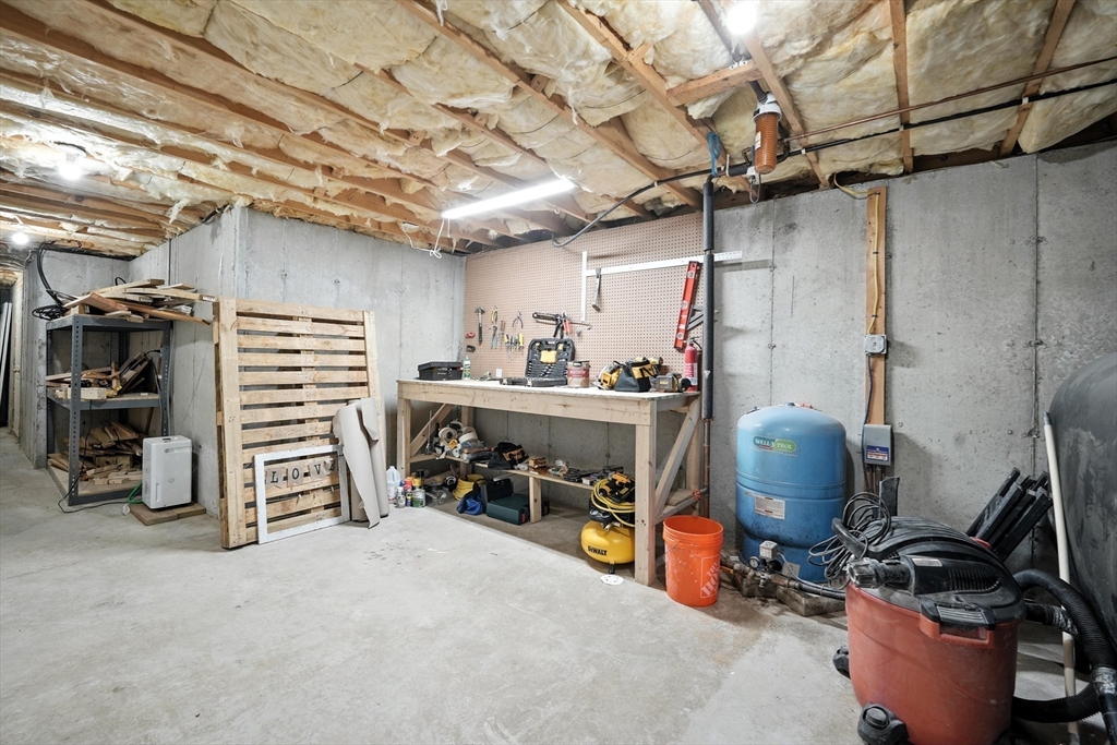 218 Greenfield Rd