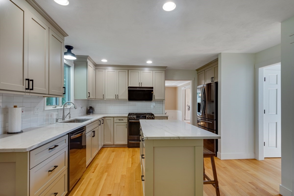 124 Mastro Dr