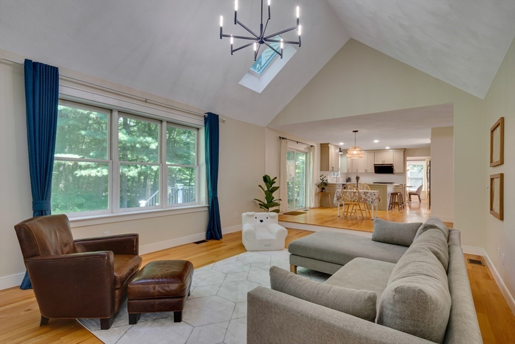 124 Mastro Dr