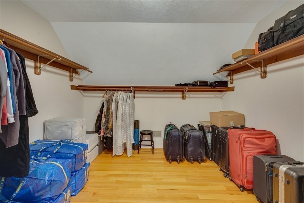 124 Mastro Dr