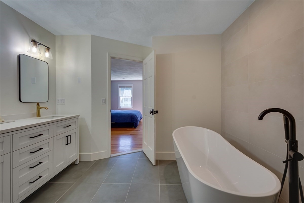 124 Mastro Dr