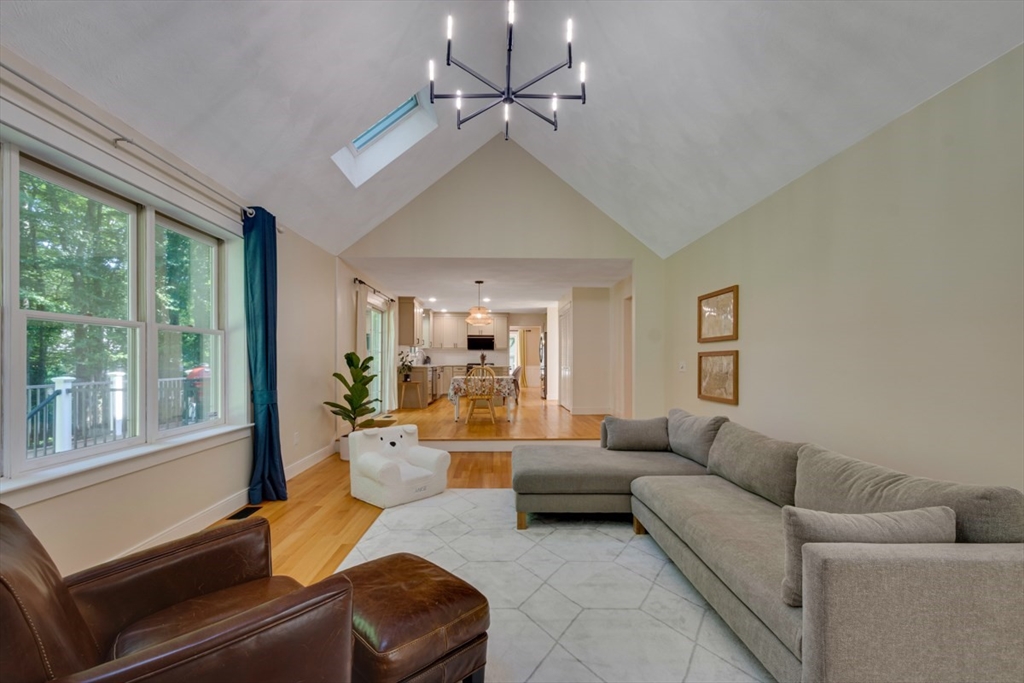 124 Mastro Dr