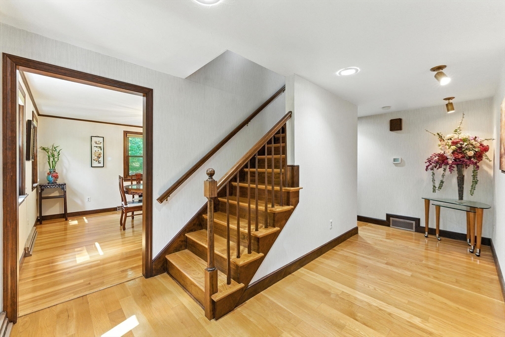82 High St