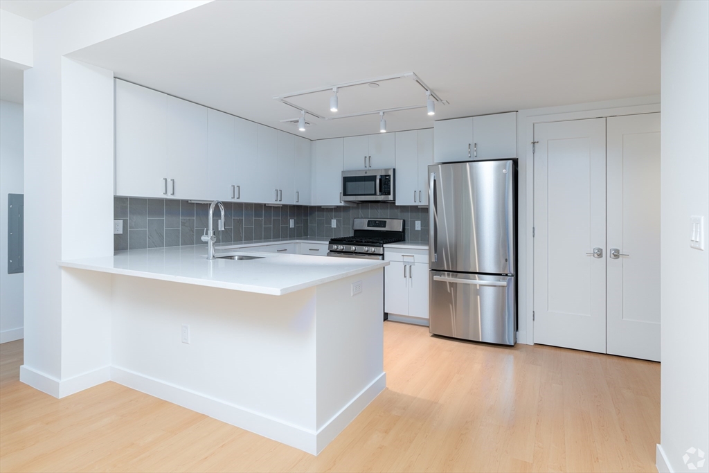 605 Concord Unit: 209ADA