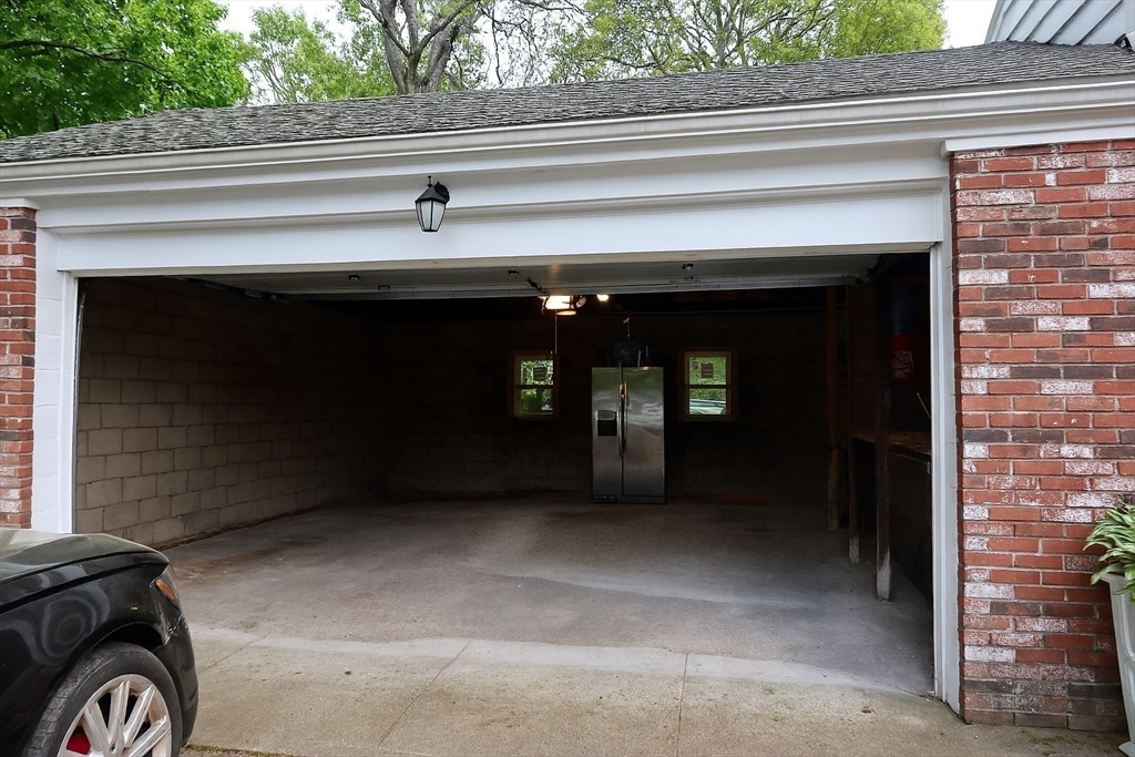 17 Lockwood Ave