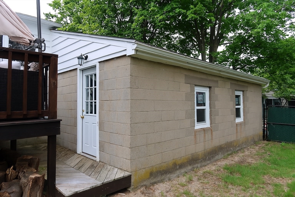 17 Lockwood Ave