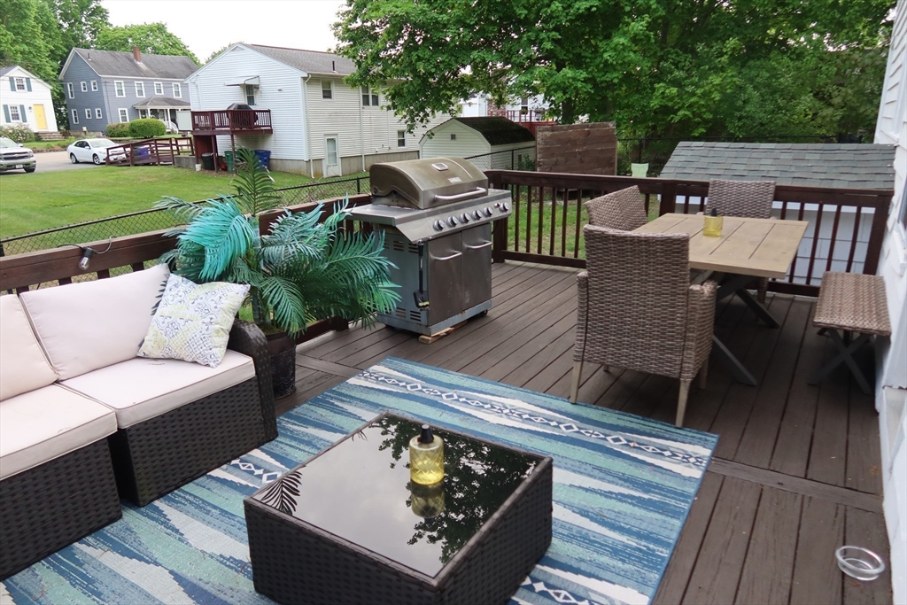 17 Lockwood Ave