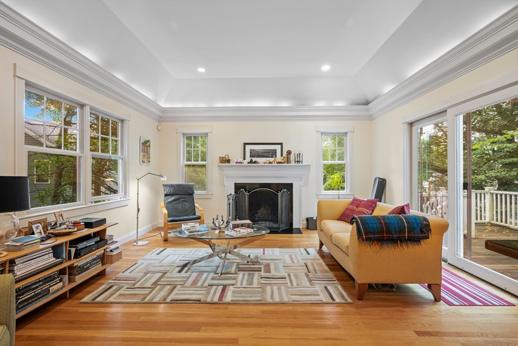 51 Vine St