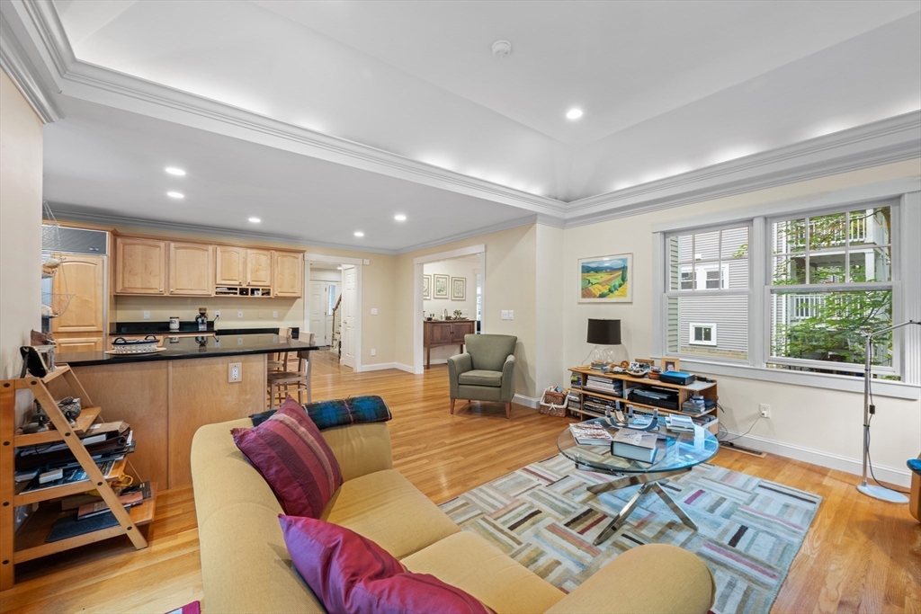 51 Vine St