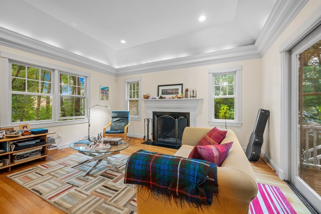 51 Vine St