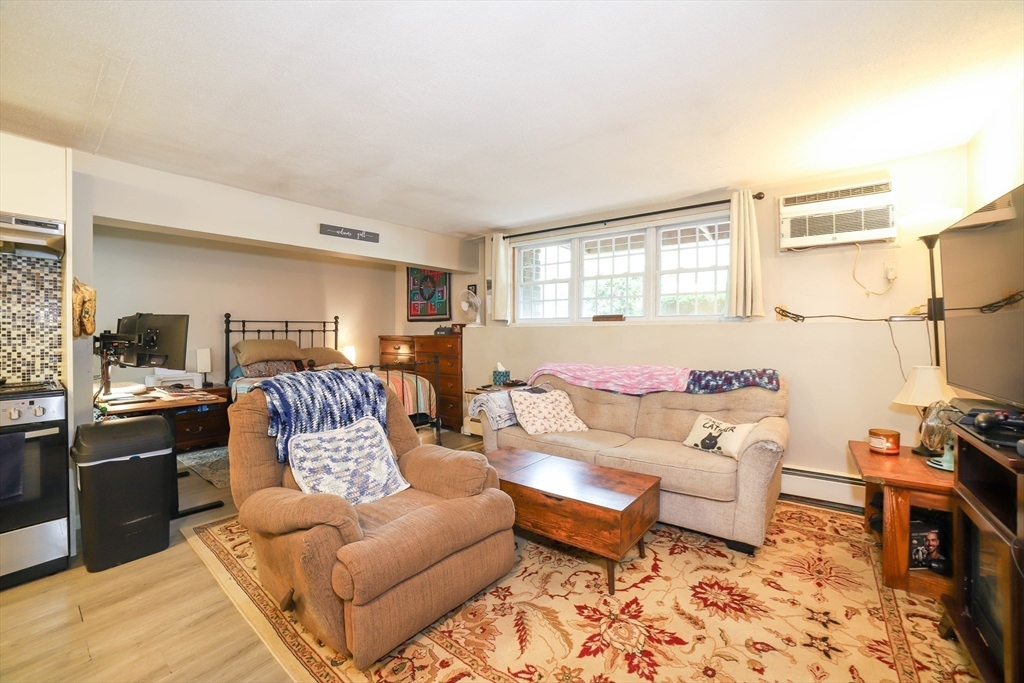 10 Williamsburg Ct # 3