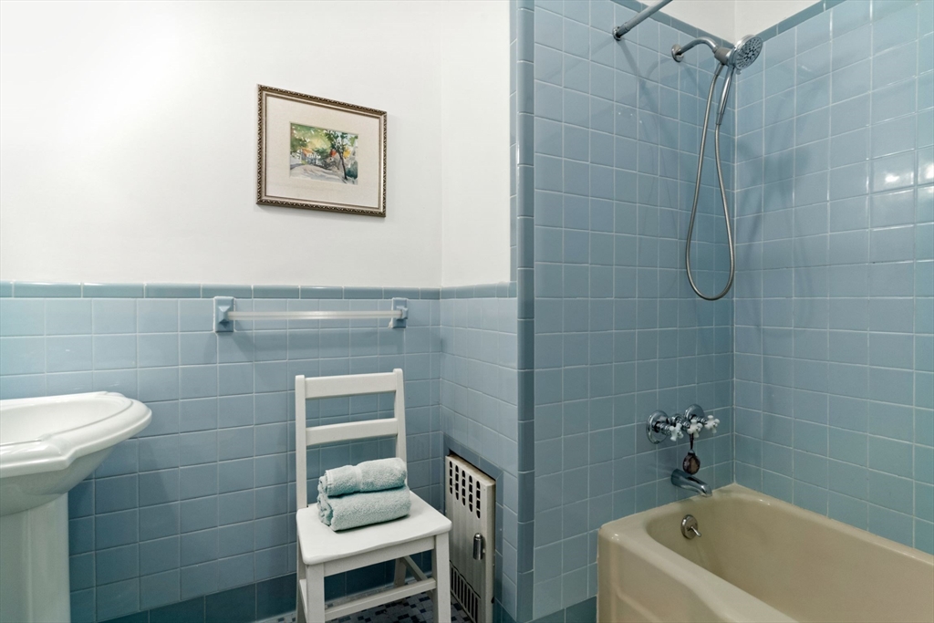 5 Colliston Road # 6