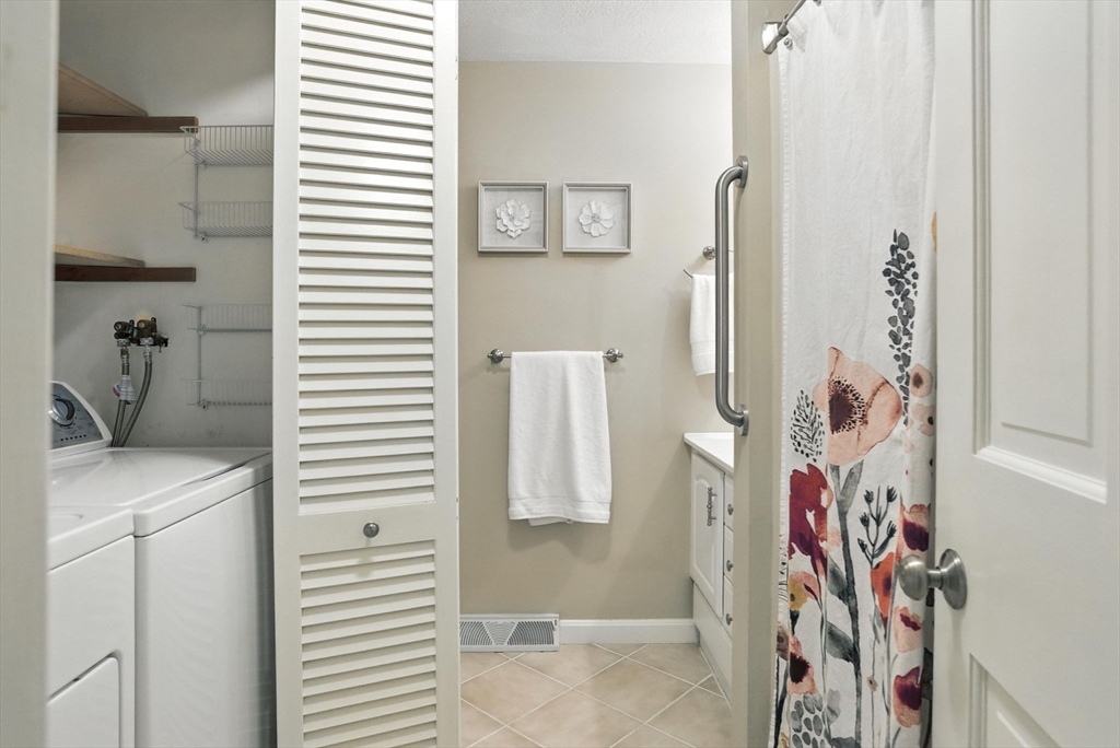 814 Wellman Avenue Unit: .