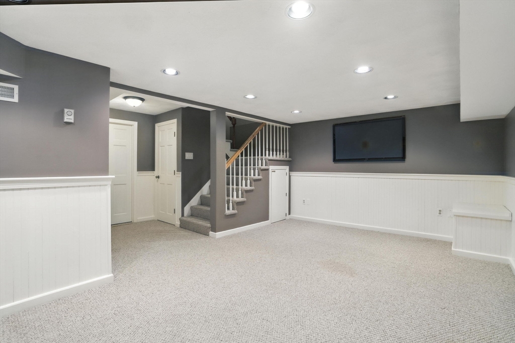 814 Wellman Avenue Unit: .
