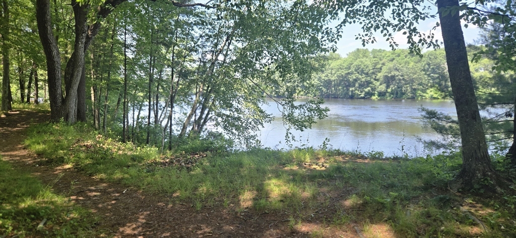 814 Wellman Avenue Unit: .