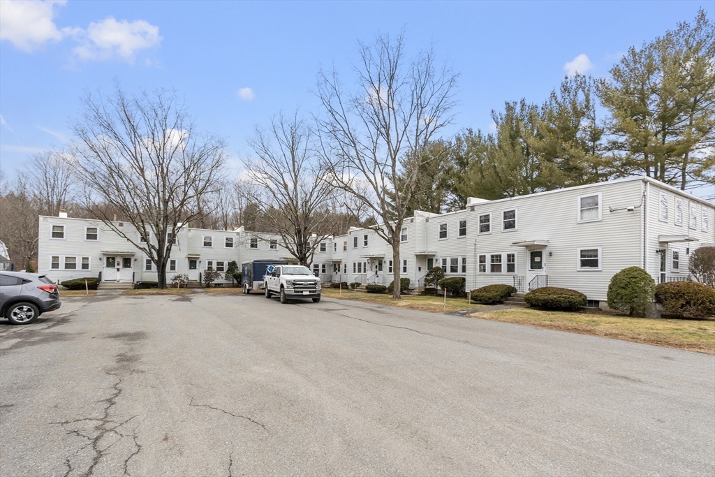 52 Spruce St # 52