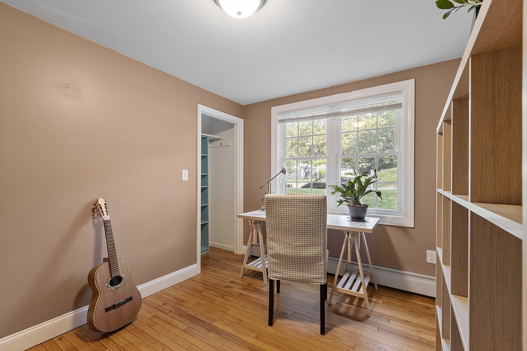 11 Lillian Dr