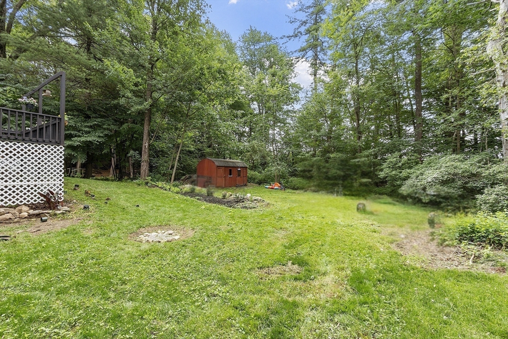 11 Lillian Dr