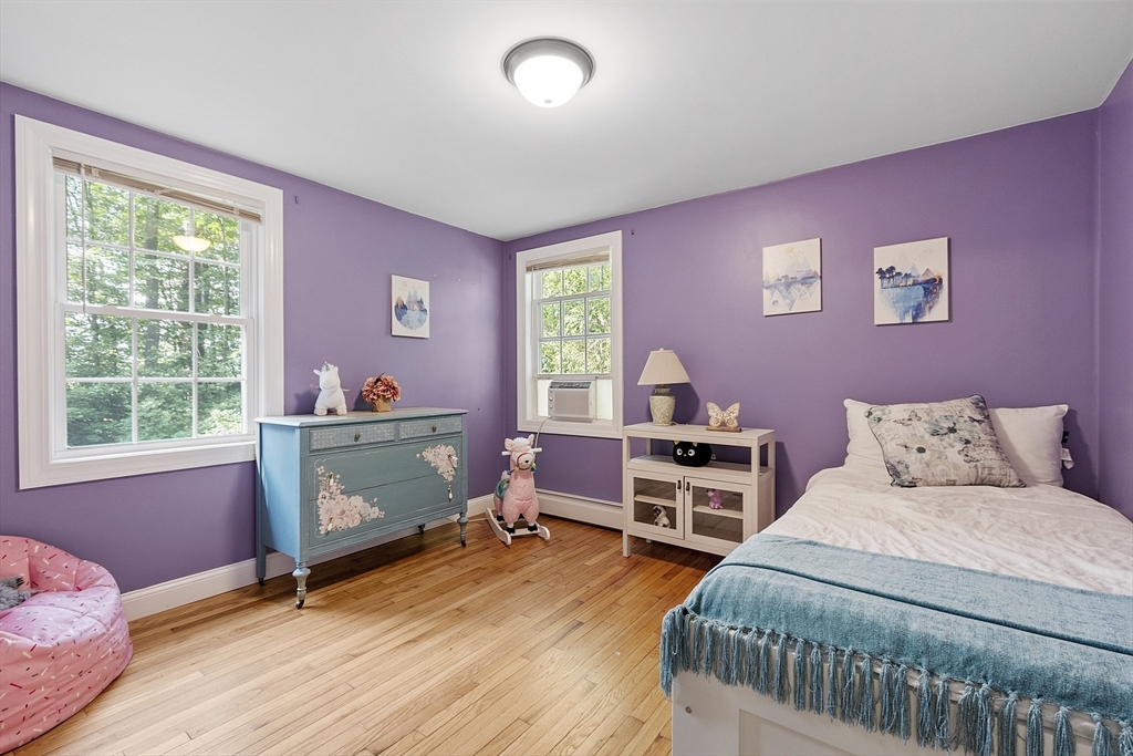11 Lillian Dr