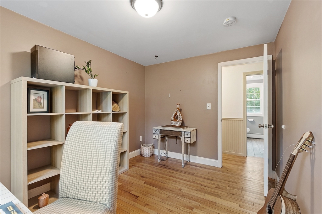 11 Lillian Dr