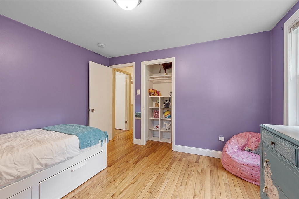 11 Lillian Dr