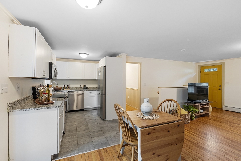11 Lillian Dr