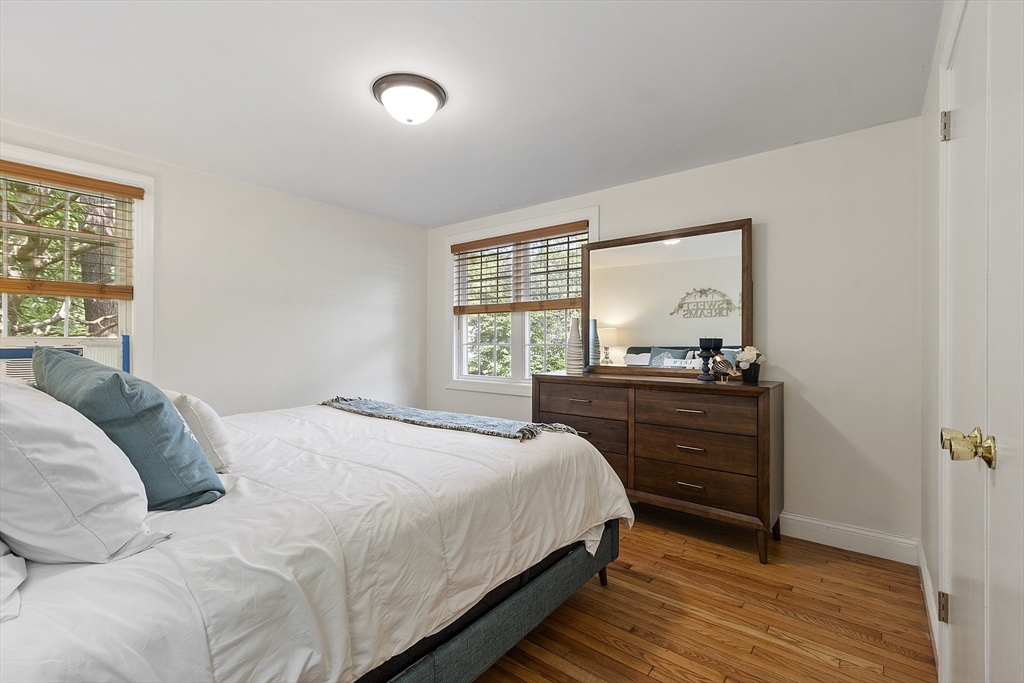 11 Lillian Dr