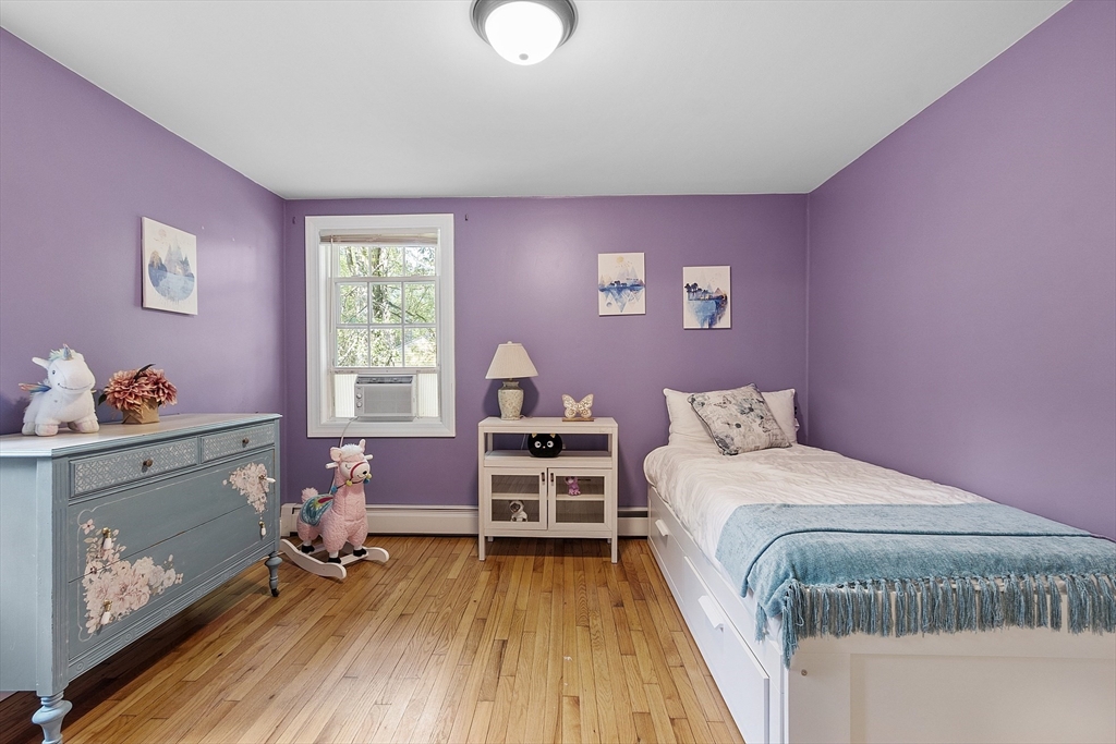 11 Lillian Dr