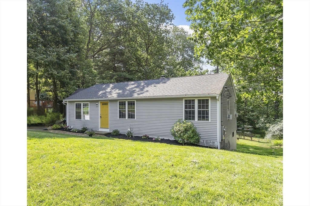 11 Lillian Dr