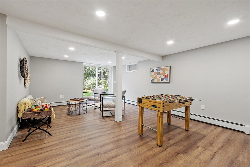 11 Lillian Dr