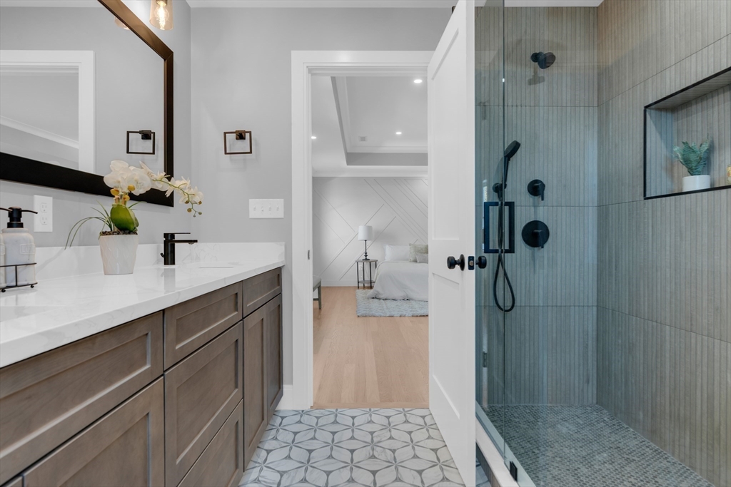 39 Clinton Street # 1