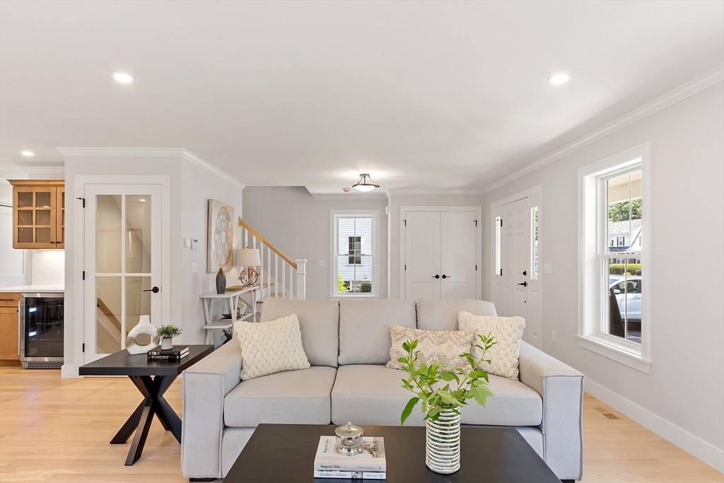 42 Hillside Ave