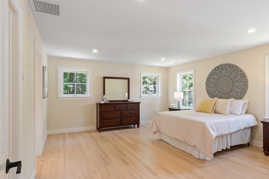 42 Hillside Ave