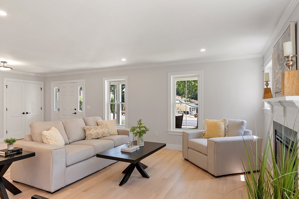 42 Hillside Ave